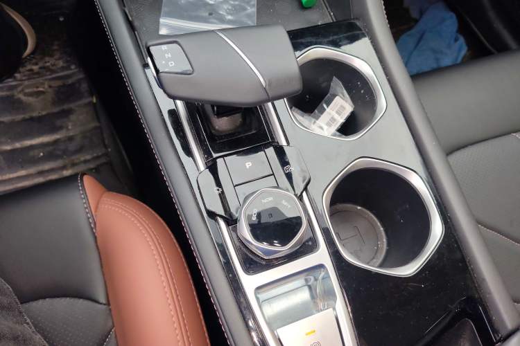 Used CHANGAN Eado 2023 Changan Edition PLUS Blue Whale NE 1.4T GDI DCT Prestige Version Gear Lever