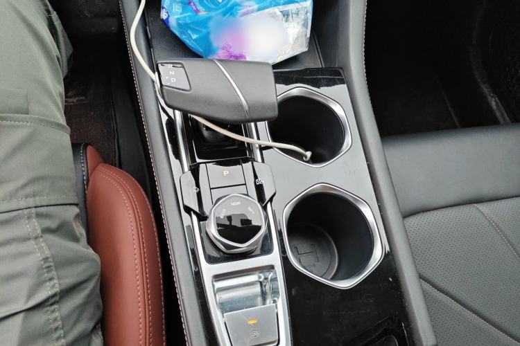 Used CHANGAN Eado 2023 Changan Edition PLUS Blue Whale NE 1.4T GDI DCT Prestige Version Gear Lever