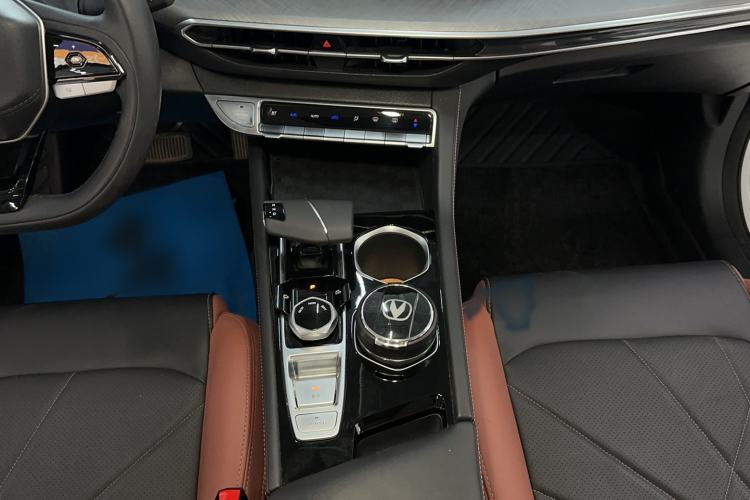 Used CHANGAN Eado 2023 Changan Edition PLUS Blue Whale NE 1.4T GDI DCT Prestige Version Gear Lever