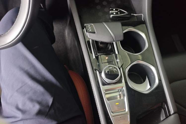 Used CHANGAN Eado 2023 Changan Edition PLUS Blue Whale NE 1.4T GDI DCT Prestige Version Gear Lever