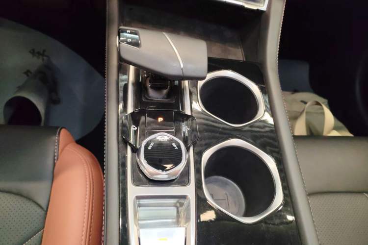 Used CHANGAN Eado 2023 Changan Edition PLUS Blue Whale NE 1.4T GDI DCT Prestige Version Gear Lever