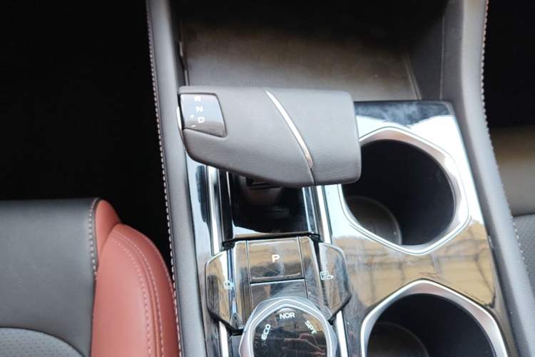 Used CHANGAN Eado 2023 Changan Edition PLUS Blue Whale NE 1.4T GDI DCT Prestige Version Gear Lever