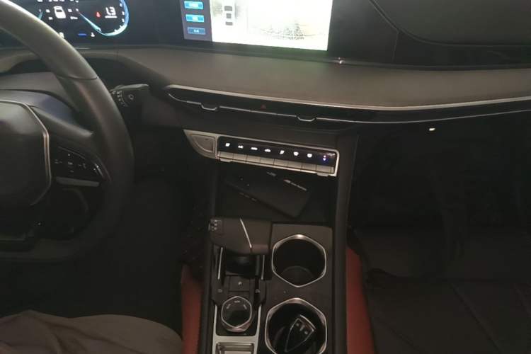 Used CHANGAN Eado 2023 Changan Edition PLUS Blue Whale NE 1.4T GDI DCT Prestige Version Gear Lever