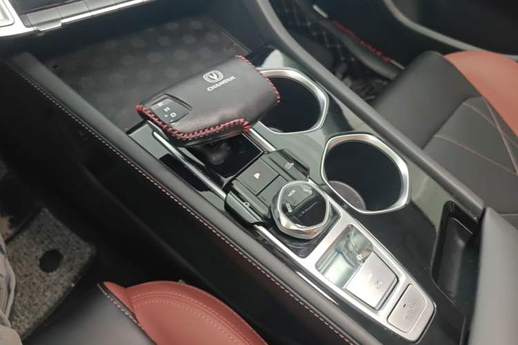 Used CHANGAN Eado 2023 Changan Edition PLUS Blue Whale NE 1.4T GDI DCT Prestige Version Gear Lever