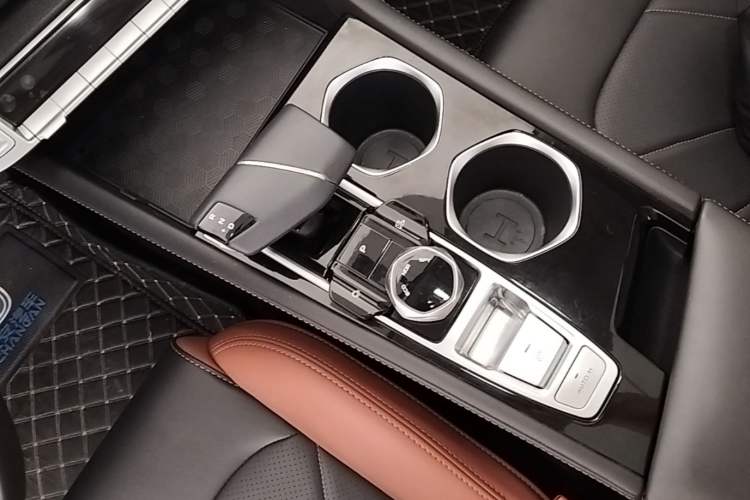 Used CHANGAN Eado 2023 Changan Edition PLUS Blue Whale NE 1.4T GDI DCT Prestige Version Gear Lever