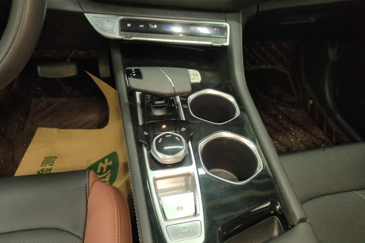 Used CHANGAN Eado 2023 Changan Edition PLUS Blue Whale NE 1.4T GDI DCT Prestige Version Gear Lever