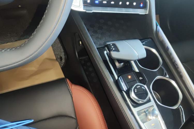 Used CHANGAN Eado 2023 Changan Edition PLUS Blue Whale NE 1.4T GDI DCT Prestige Version Gear Lever