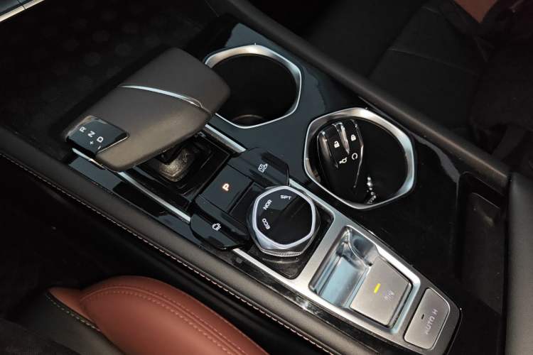 Used CHANGAN Eado 2023 Changan Edition PLUS Blue Whale NE 1.4T GDI DCT Prestige Version Gear Lever