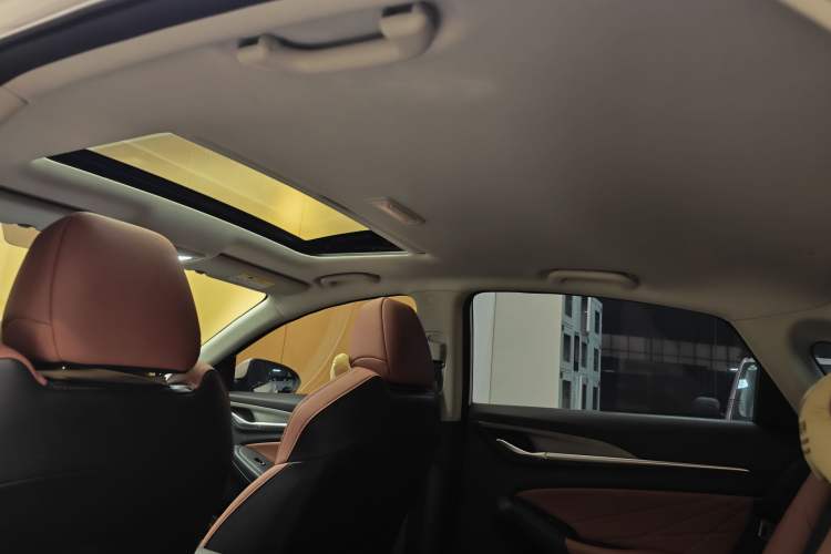 Used CHANGAN Eado 2023 Changan Edition PLUS Blue Whale NE 1.4T GDI DCT Prestige Version Headliner