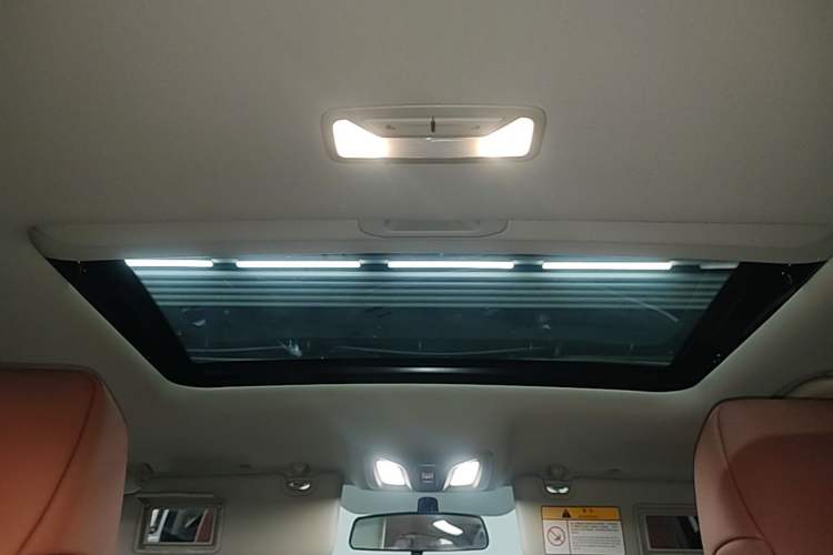 Used CHANGAN Eado 2023 Changan Edition PLUS Blue Whale NE 1.4T GDI DCT Prestige Version Headliner