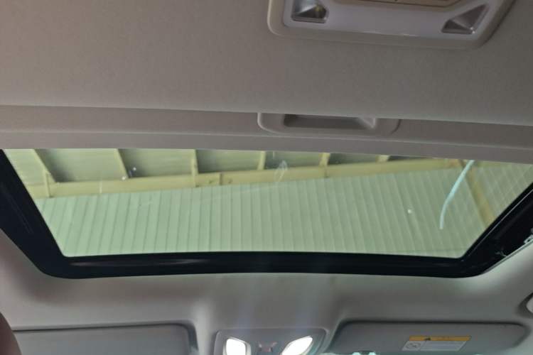 Used CHANGAN Eado 2023 Changan Edition PLUS Blue Whale NE 1.4T GDI DCT Prestige Version Headliner