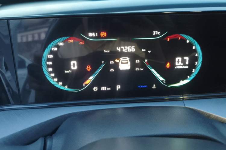 Used CHANGAN Eado 2023 Changan Edition PLUS Blue Whale NE 1.4T GDI DCT Prestige Version Instrument Cluster