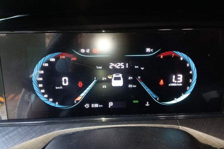 Used CHANGAN Eado 2023 Changan Edition PLUS Blue Whale NE 1.4T GDI DCT Prestige Version Instrument Cluster
