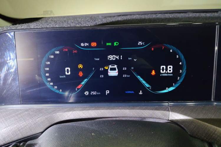 Used CHANGAN Eado 2023 Changan Edition PLUS Blue Whale NE 1.4T GDI DCT Prestige Version Instrument Cluster