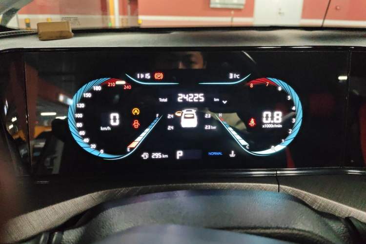 Used CHANGAN Eado 2023 Changan Edition PLUS Blue Whale NE 1.4T GDI DCT Prestige Version Instrument Cluster