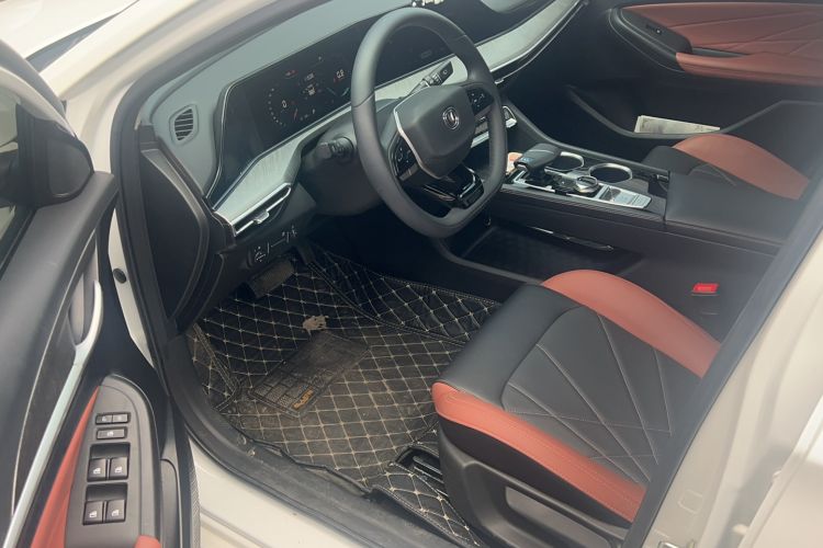 Used CHANGAN Eado 2023 Changan Edition PLUS Blue Whale NE 1.4T GDI DCT Prestige Version Interior 1