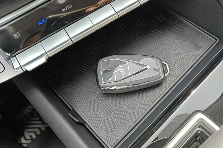 Used CHANGAN Eado 2023 Changan Edition PLUS Blue Whale NE 1.4T GDI DCT Prestige Version Interior 1