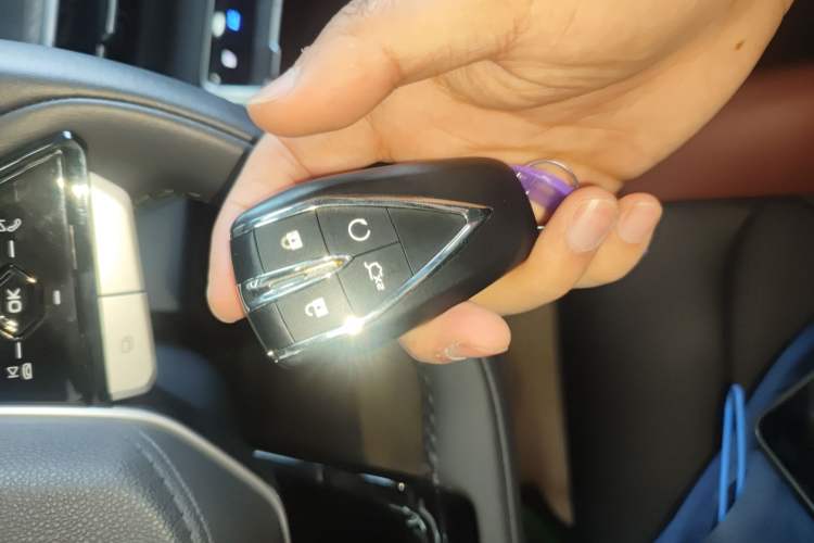 Used CHANGAN Eado 2023 Changan Edition PLUS Blue Whale NE 1.4T GDI DCT Prestige Version Interior 1