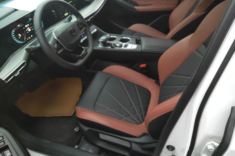 Used CHANGAN Eado 2023 Changan Edition PLUS Blue Whale NE 1.4T GDI DCT Prestige Version Interior 1
