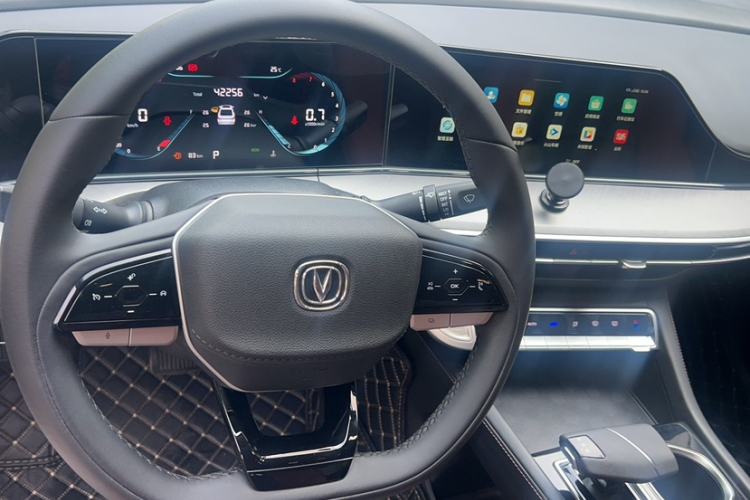 Used CHANGAN Eado 2023 Changan Edition PLUS Blue Whale NE 1.4T GDI DCT Prestige Version Interior 1