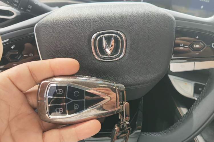 Used CHANGAN Eado 2023 Changan Edition PLUS Blue Whale NE 1.4T GDI DCT Prestige Version Interior 1