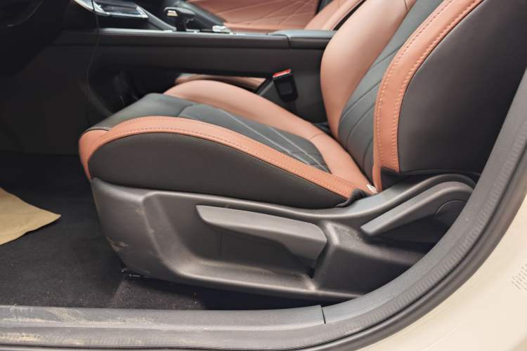 Used CHANGAN Eado 2023 Changan Edition PLUS Blue Whale NE 1.4T GDI DCT Prestige Version Interior 11