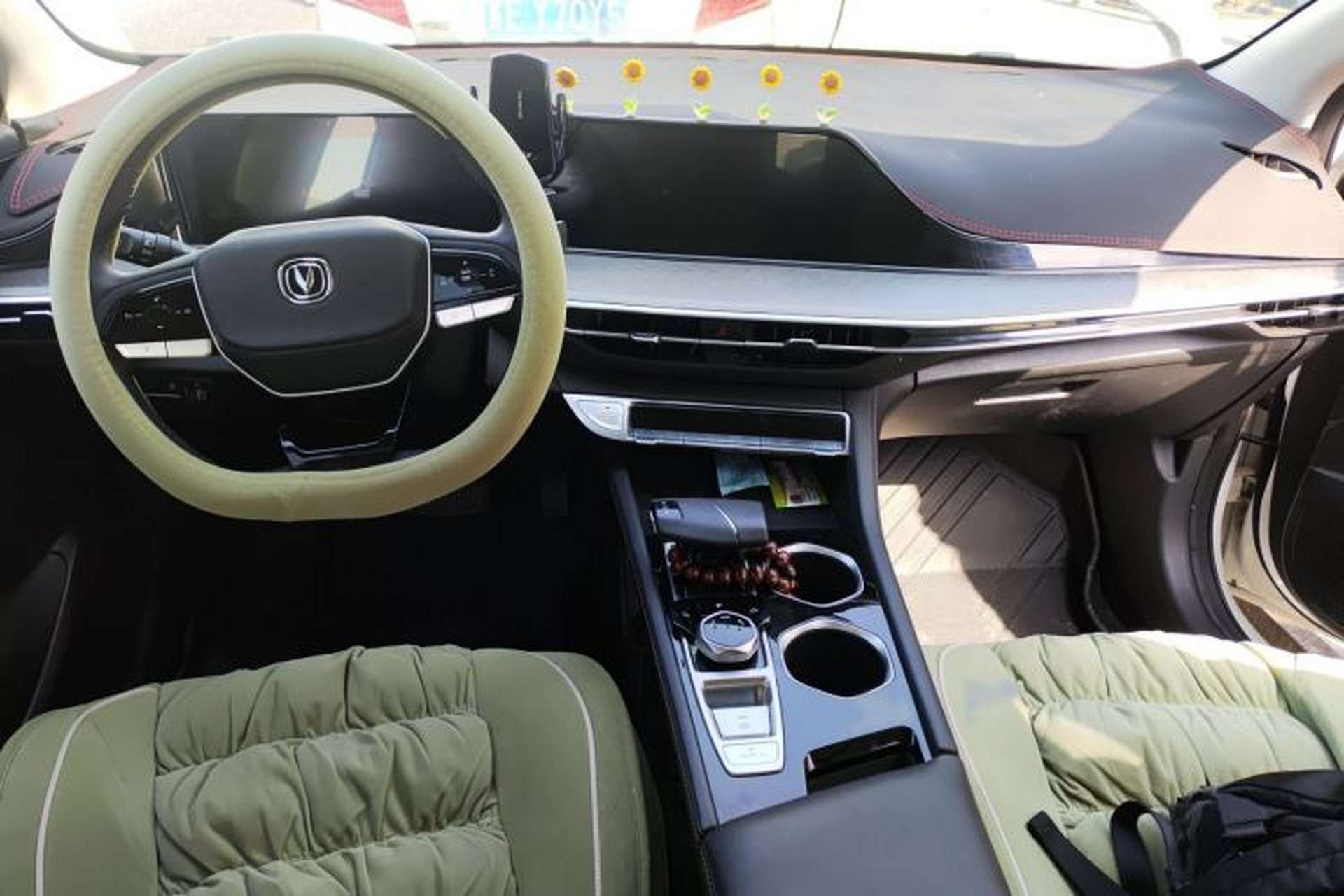 Used CHANGAN Eado 2023 Changan Edition PLUS Blue Whale NE 1.4T GDI DCT Prestige Version Interior 2
