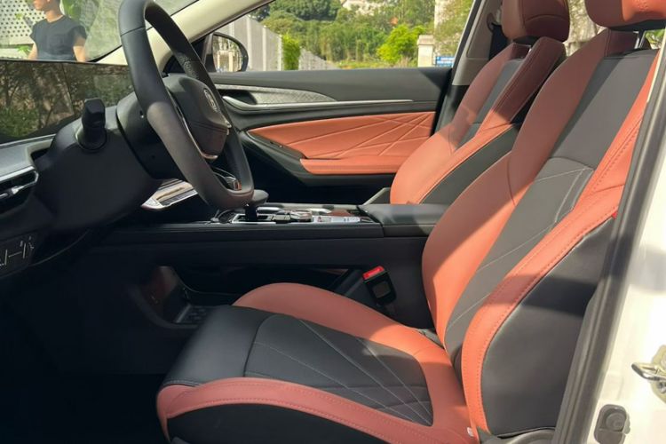 Used CHANGAN Eado 2023 Changan Edition PLUS Blue Whale NE 1.4T GDI DCT Prestige Version Interior 2
