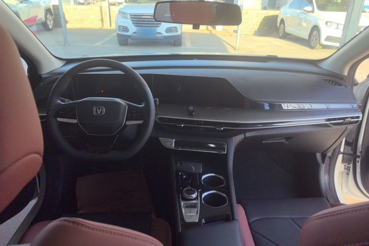 Used CHANGAN Eado 2023 Changan Edition PLUS Blue Whale NE 1.4T GDI DCT Prestige Version Interior 2