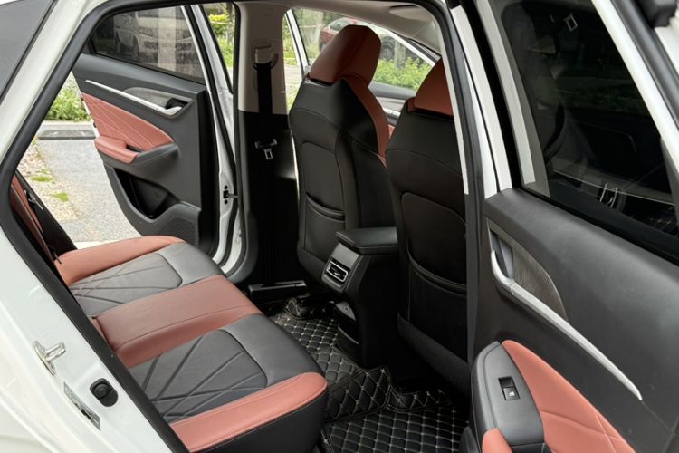 Used CHANGAN Eado 2023 Changan Edition PLUS Blue Whale NE 1.4T GDI DCT Prestige Version Interior 3