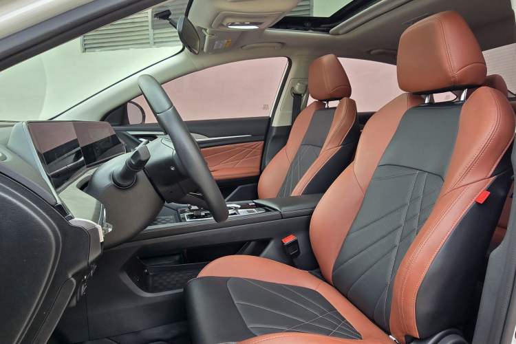 Used CHANGAN Eado 2023 Changan Edition PLUS Blue Whale NE 1.4T GDI DCT Prestige Version Interior 3