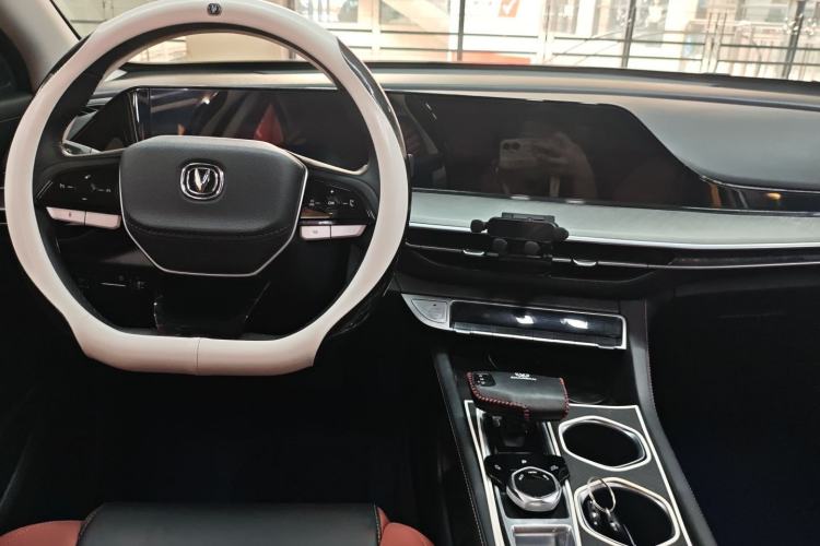 Used CHANGAN Eado 2023 Changan Edition PLUS Blue Whale NE 1.4T GDI DCT Prestige Version Interior 3