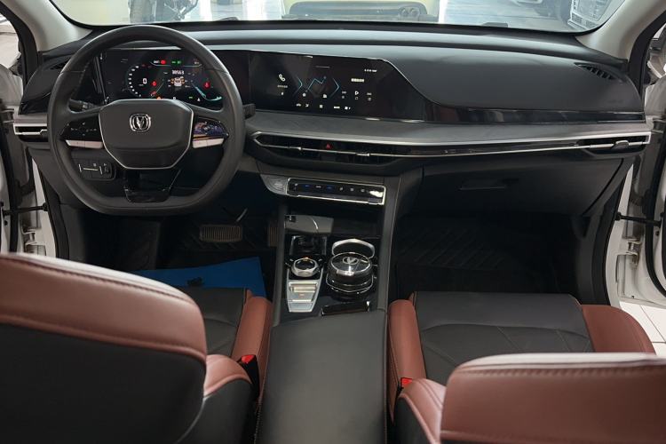 Used CHANGAN Eado 2023 Changan Edition PLUS Blue Whale NE 1.4T GDI DCT Prestige Version Interior 3