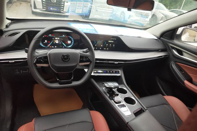 Used CHANGAN Eado 2023 Changan Edition PLUS Blue Whale NE 1.4T GDI DCT Prestige Version Interior 3