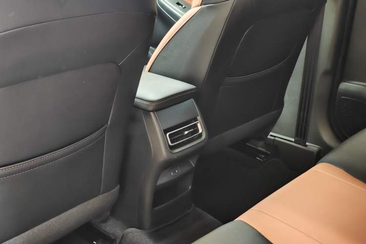 Used CHANGAN Eado 2023 Changan Edition PLUS Blue Whale NE 1.4T GDI DCT Prestige Version Interior 4