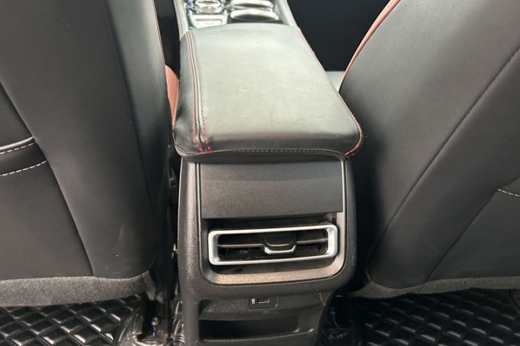 Used CHANGAN Eado 2023 Changan Edition PLUS Blue Whale NE 1.4T GDI DCT Prestige Version Interior 4