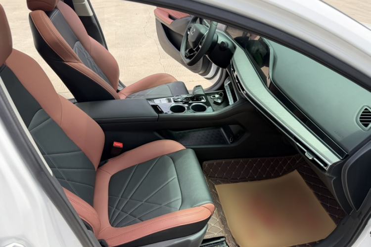 Used CHANGAN Eado 2023 Changan Edition PLUS Blue Whale NE 1.4T GDI DCT Prestige Version Interior 4