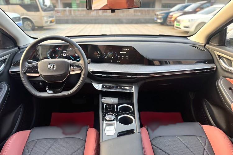 Used CHANGAN Eado 2023 Changan Edition PLUS Blue Whale NE 1.4T GDI DCT Prestige Version Interior 4