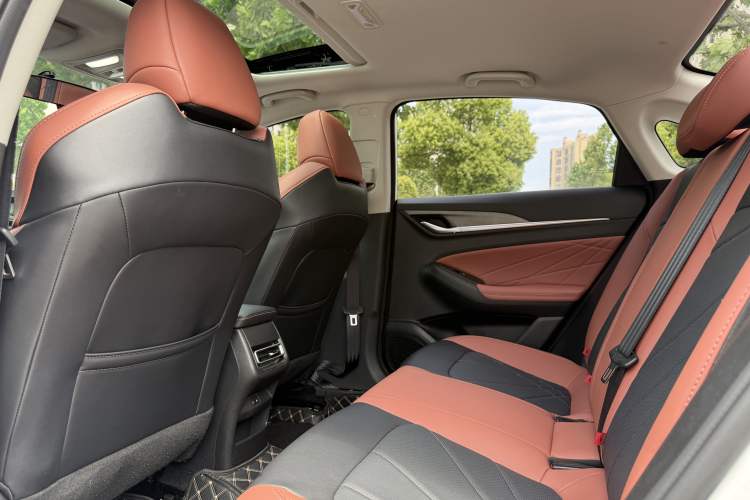 Used CHANGAN Eado 2023 Changan Edition PLUS Blue Whale NE 1.4T GDI DCT Prestige Version Interior 4