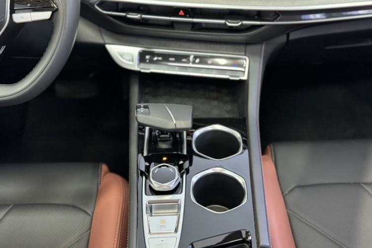 Used CHANGAN Eado 2023 Changan Edition PLUS Blue Whale NE 1.4T GDI DCT Prestige Version Interior 5
