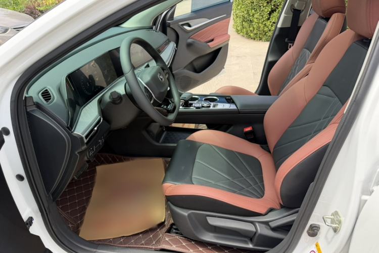 Used CHANGAN Eado 2023 Changan Edition PLUS Blue Whale NE 1.4T GDI DCT Prestige Version Interior 5