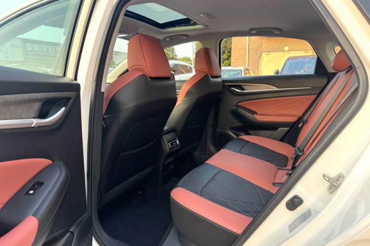 Used CHANGAN Eado 2023 Changan Edition PLUS Blue Whale NE 1.4T GDI DCT Prestige Version Interior 5