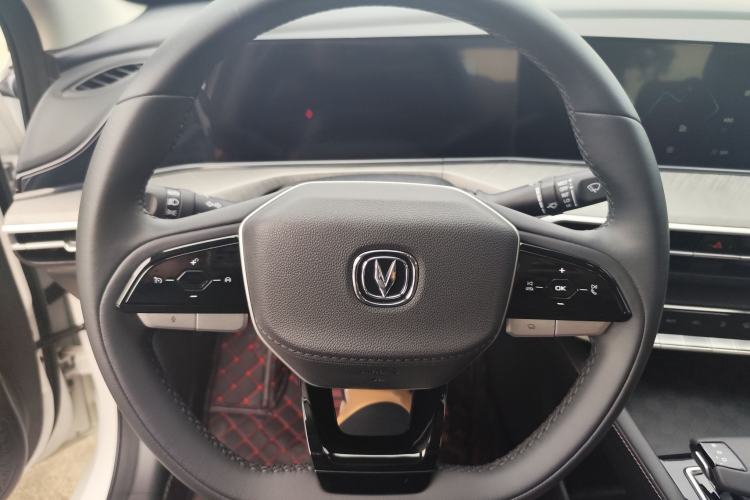 Used CHANGAN Eado 2023 Changan Edition PLUS Blue Whale NE 1.4T GDI DCT Prestige Version Interior 6