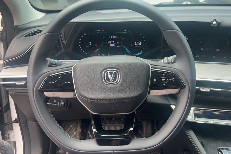 Used CHANGAN Eado 2023 Changan Edition PLUS Blue Whale NE 1.4T GDI DCT Prestige Version Interior 7