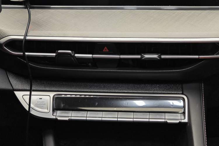 Used CHANGAN Eado 2023 Changan Edition PLUS Blue Whale NE 1.4T GDI DCT Prestige Version Interior 7