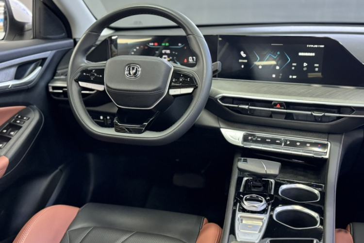 Used CHANGAN Eado 2023 Changan Edition PLUS Blue Whale NE 1.4T GDI DCT Prestige Version Interior 7