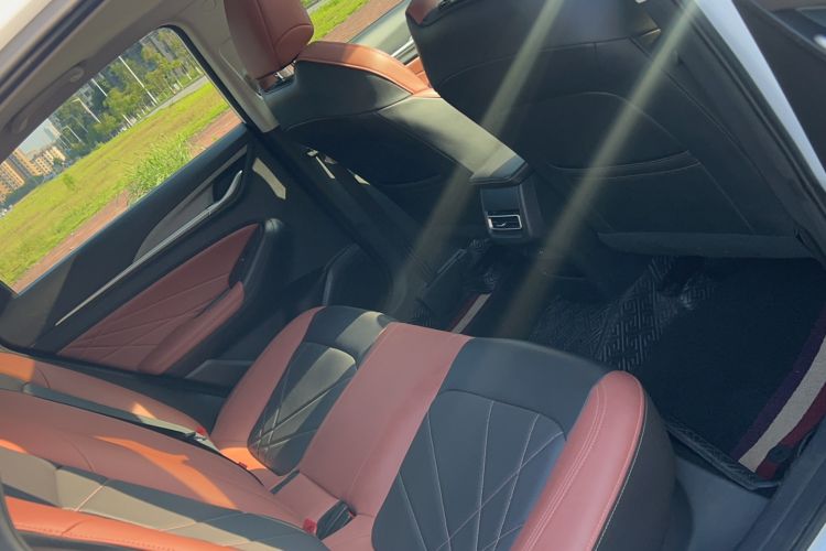 Used CHANGAN Eado 2023 Changan Edition PLUS Blue Whale NE 1.4T GDI DCT Prestige Version Interior 9