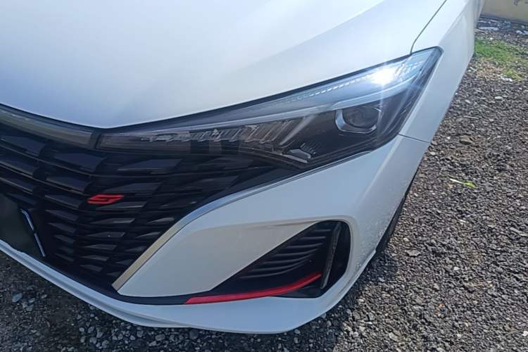 Used CHANGAN Eado 2023 Changan Edition PLUS Blue Whale NE 1.4T GDI DCT Prestige Version Left Front Headlight