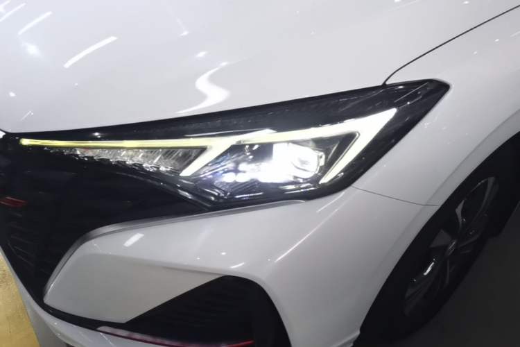 Used CHANGAN Eado 2023 Changan Edition PLUS Blue Whale NE 1.4T GDI DCT Prestige Version Left Front Headlight