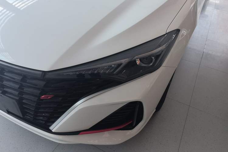 Used CHANGAN Eado 2023 Changan Edition PLUS Blue Whale NE 1.4T GDI DCT Prestige Version Left Front Headlight
